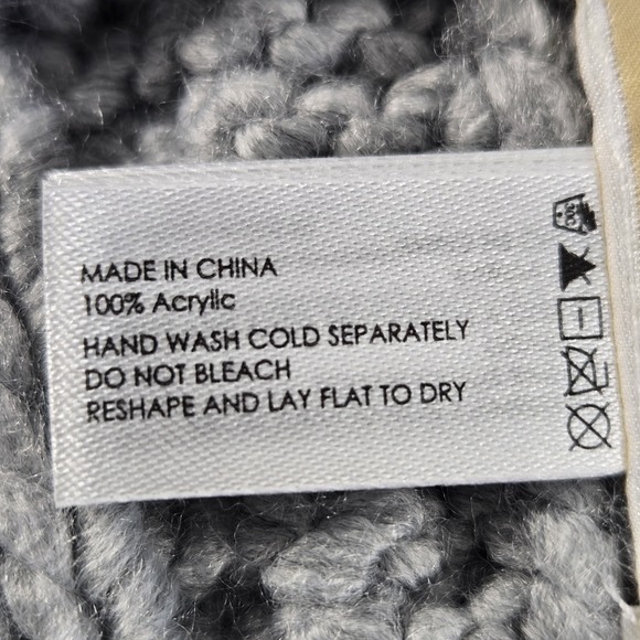 Michael Kors Chunky Cable Knit Heather Gray Scarf Wrap MSRP $68 New With Tags - Picture 5 of 10